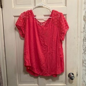 Open back slight neon pink casual tee shirt